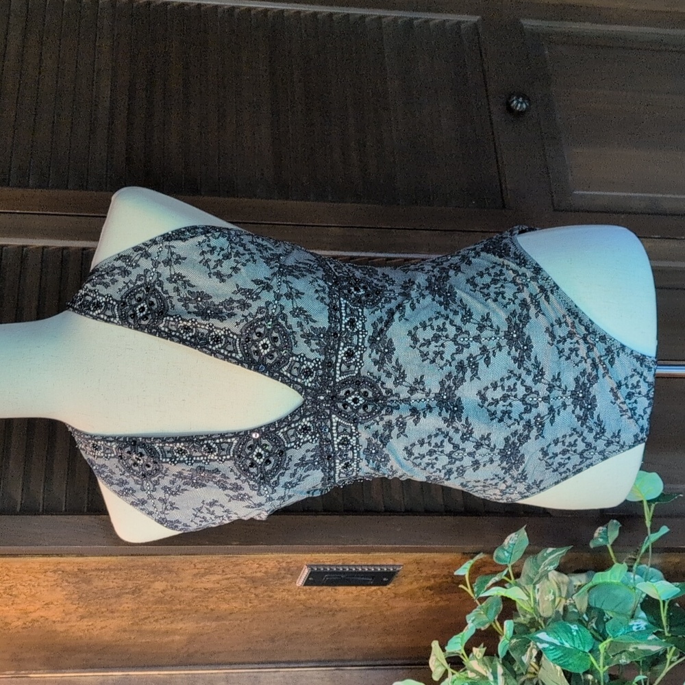 JANTZEN Sexy Halter Plunge One-Piece Swimsuit - Med/Lg - EUC
